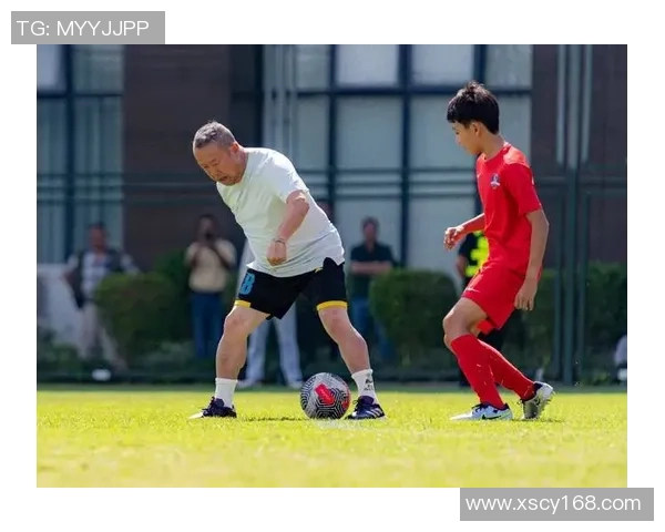 足球明星与他们可爱孩子的温馨瞬间分享 足球明星与他们可爱孩子的温馨瞬间分享